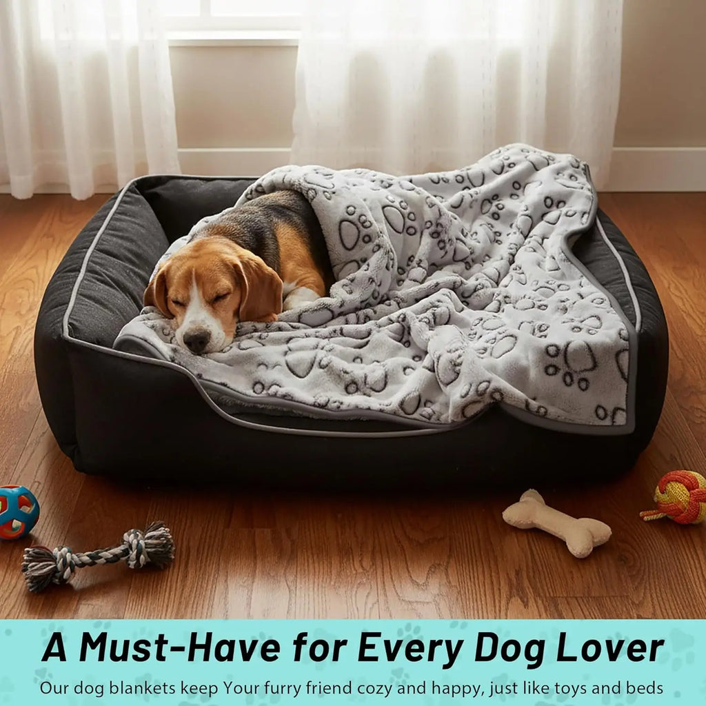 Couverture douce à motif pattes pour chien et chat — vue 2
